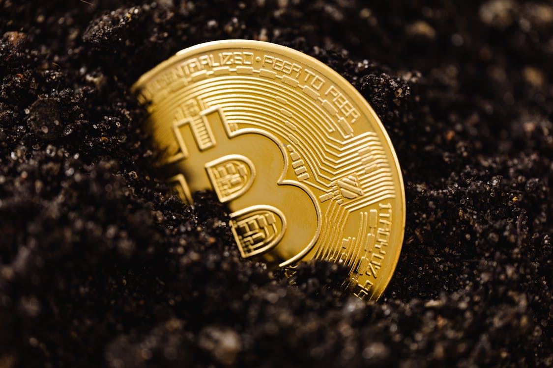 Bitcoin is facing significant headwinds as the US Federal Reserve maintains a stringent approach to controlling inflation. On Tuesday, July 2, Federal Reserve Chairman Jerome Powell conveyed cautious optimism about recent inflation data but reiterated the need for sustained improvement before considering rate cuts. The recent readings suggest the market is back on a disinflationary