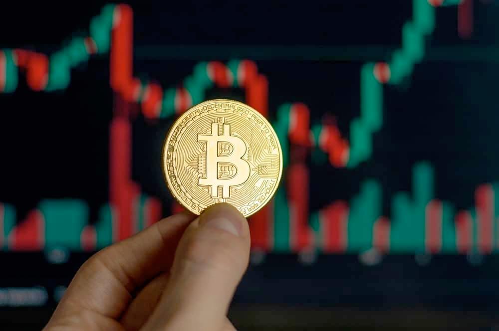 Imminent BTC price breakout; Bitcoin forming path to $350,000 spike