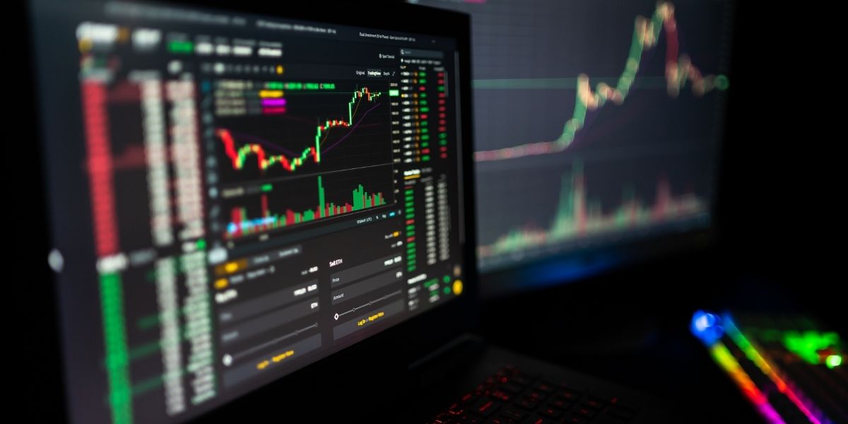 Market Analysts Assess Bitcoin, DXY, and TAO Coin Trends