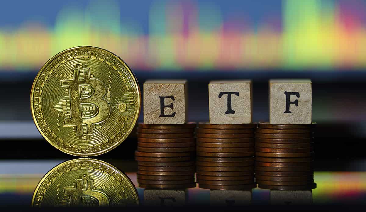 Spot Bitcoin ETFs launched the fourth quarter of 2024 on a turbulent note ending the week with a net negative outflow of over $300 million. This development occurred in tandem with Bitcoin’s bearish start to October in which it declined over 6% in the first five days of the month. Related Reading: US Spot Bitcoin ETFs Become Second-Largest Holder Of BTC Behind Satoshi Spot Bitcoin ETFs Negative Outflows End Three-Week Positive Streak According to data from market tracking platform SoSoValue, the US-based spot Bitcoin ETFs registered a cumulative net outflow of $301.54 million in the first week of Q4 2024, ending a three-week run of positive returns. Following a net inflow of $61.30 million on September 30, these investment funds quickly transitioned into a bearish state as Bitcoin’s value fell sharply amid rising geopolitical tensions in the Middle East. This led to three consecutive days of cumulative negative outflows totaling $388.42 million. On Friday, October 4, the spot BTC ETFs returned to a positive trajectory recording gains of $25.59 million but proved largely insufficient in overturning the earlier deficit. However, despite this negative weekly performance, the spot Bitcoin ETFs are still primed to attract massive levels of investments in this quarter in line with the lofty price expectations for Bitcoin. Notably, these investment funds have produced a speculative performance following their launch in January. According to data shared by analyst Quinten Francois, the spot BTC ETFs occupy the top four positions of successful ETF launches in 2024. With a Bitcoin bull run on the horizon, these exchange-traded products are certain to receive more interest from institutional investors in the coming weeks. Currently, the spot BTC ETFs boast a cumulative total net inflow of $18.50 billion with total net assets valued at $57.73 billion thus representing 4.68% of the Bitcoin circulating supply. BlackRock’s IBIT maintains market dominance with total investments of $22.91 billion while Grayscale’s GBTC and Fidelity’s FBTC account for significant market holdings with net assets of $13.75 billion and $11.09 billion, respectively. Related Reading: Ethereum ICO Participant Offloads 6,000 ETH As Bearish Sentiment Intensifies Spot Ethereum ETFs Resume Weekly Negative Flows Alongside the Spot Bitcoin ETFs, the US spot Ethereum ETFs also registered net weekly outflows of $30.69 million in the first week of Q4 2024, representing a return to a negative streak stretching from August 16. In contrast to their Bitcoin counterparts, the ETH spot ETFs have had a challenging debut with total net outflows of 553.66 million. However, they account for 2.28% of the Ethereum market supply with $6.6 billion in total net assets. At the time of writing, Bitcoin trades at $62,062, with Ethereum valued at $2,414. Both assets report negligible price movements in the past day. Featured image from Global Finance Magazine, chart from Tradingview