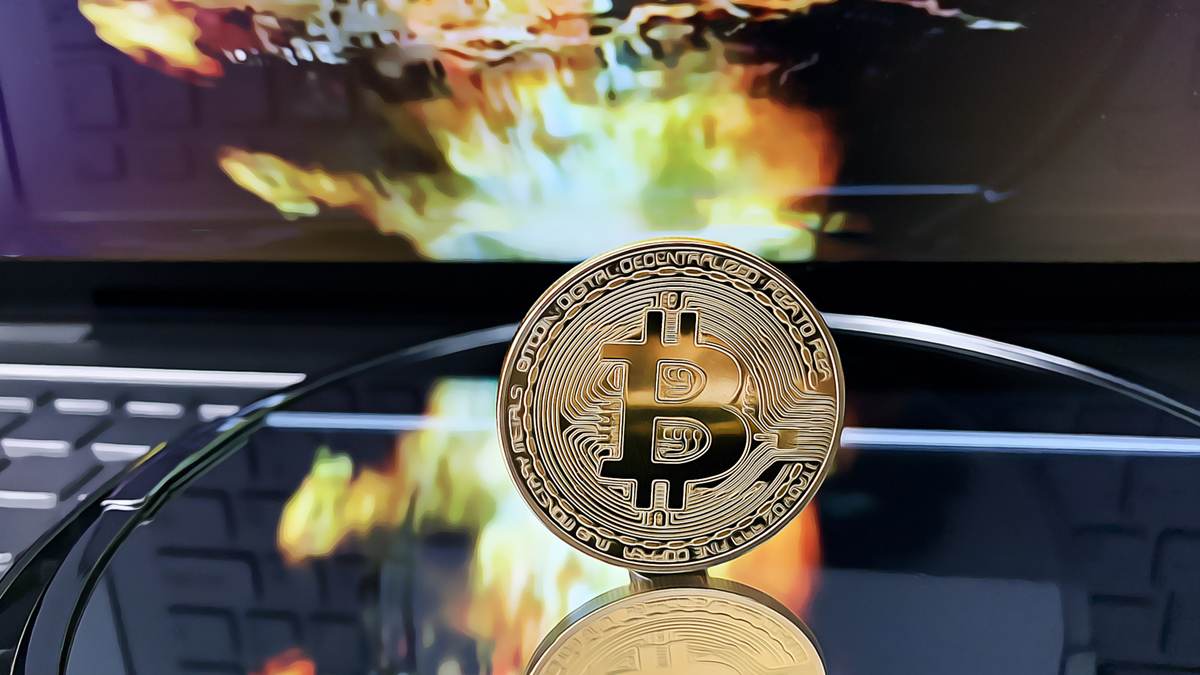 Henrik Zeberg predicts major Bitcoin movements in the last quarter of the year. Zeberg`s updated target range for Bitcoin is between 115,000 and 123,000 dollars. Continue Reading: Henrik Zeberg Predicts Significant Movements for Bitcoin in Q4 The post Henrik Zeberg Predicts Significant Movements for Bitcoin in Q4 appeared first on COINTURK NEWS .