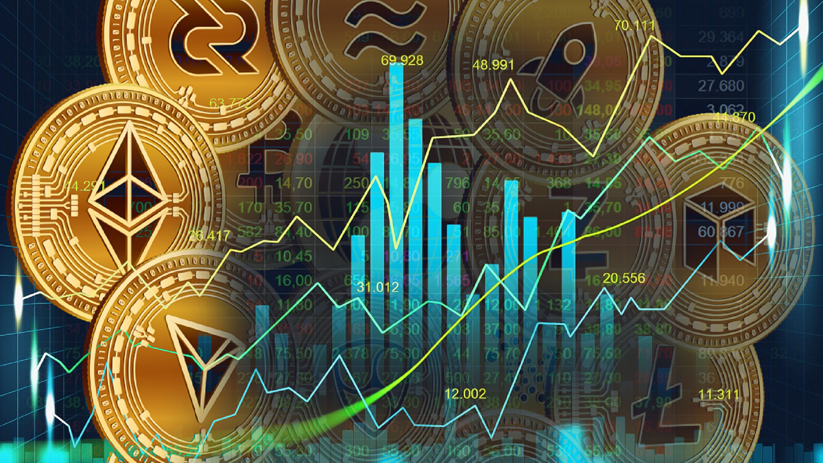 Market Analysts Provide Insights on Bitcoin and Altcoin Price Predictions