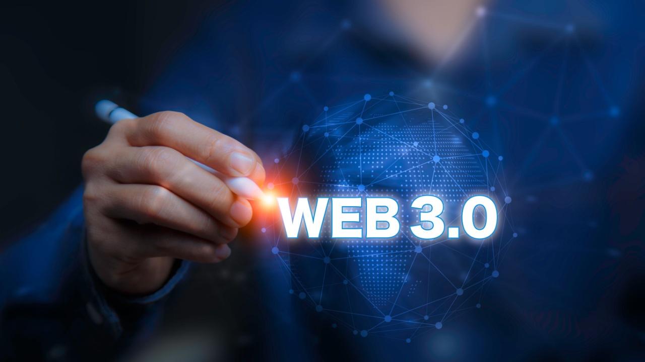 The Web3 industry has yet to fully enter the mainstream, according to John Nahas, chief business officer (CBO) of Ava Labs. He argues that general-purpose Layer 1 blockchains, whose primary focus is marketing their tokens, dominate the space and lack sufficient innovation. This, Nahas contends, hinders the industry’s full potential. Blockchain Success Hinges on Curious,