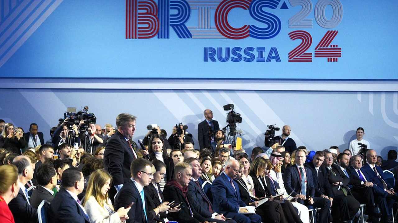 BRICS has condemned Western economic dominance and currency control tactics, accusing the West of using reserve currencies as “weapons” to maintain its monopoly. BRICS Says No to Western Monopoly, Criticizes Currency Control Strategies Russia’s Deputy Foreign Minister and BRICS Sherpa Sergey Ryabkov has clarified that the BRICS alliance is not intended as an anti-Western bloc