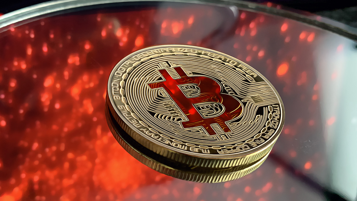 Crypto analyst Jason Pizzino has revealed the potential peak level Bitcoin (BTC) could reach in the current market cycle. In a statement on his YouTube channel, Pizzino indicated that Bitcoin could rise 33% from its current value to hit the cycle’s peak. Continue Reading: Jason Pizzino Projects Bitcoin Price Surge to $122,000 The post Jason Pizzino Projects Bitcoin Price Surge to $122,000 appeared first on COINTURK NEWS .