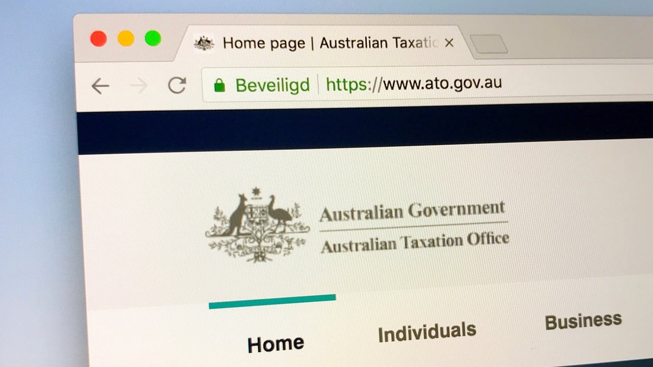 The Australian Treasury has invited public feedback on implementing the Organization for Economic Cooperation and Development (OECD)’s crypto asset reporting model. Tackling Crypto-Linked Tax Evasion The Australian Treasury has invited the public to comment on options for the country’s implementation of the Crypto Asset Reporting Framework (CARF). In a consultation paper released Nov. 21, the