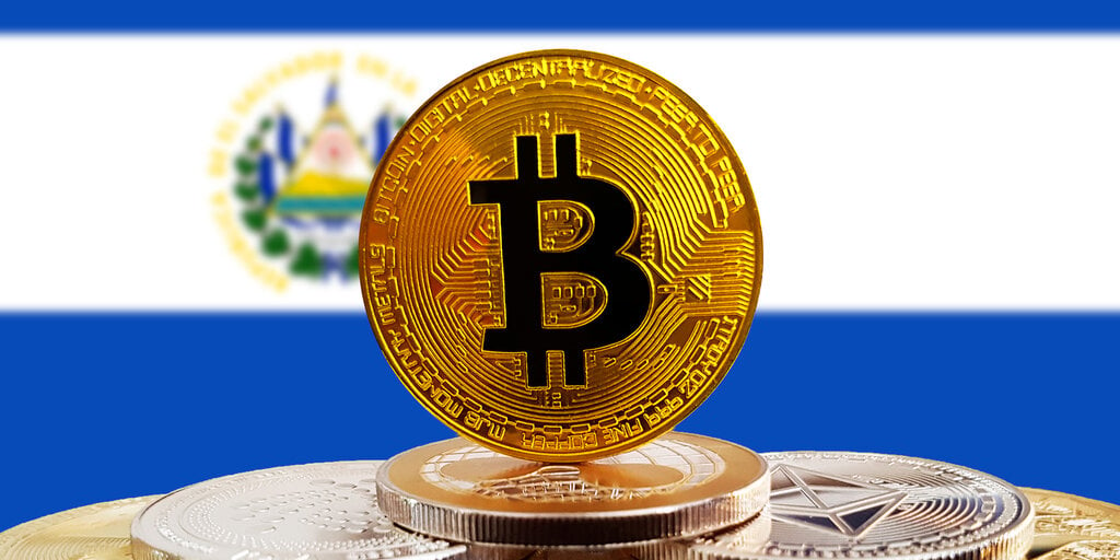 El Salvador to Scale Back Bitcoin Efforts Under $1.4 Billion IMF Deal