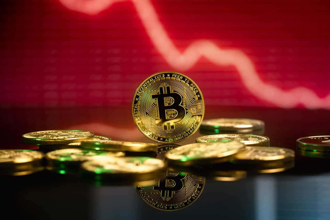 Crypto market crashes as $310 billion exits total market cap