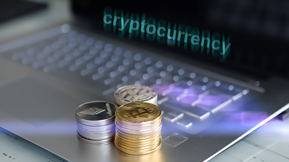 Edith Yeung highlights Hong Kong`s progress in cryptocurrency regulations. She emphasizes the importance of liquidity alongside licensing for market success. Continue Reading: Edith Yeung Explores Hong Kong’s Thriving Crypto Landscape The post Edith Yeung Explores Hong Kong’s Thriving Crypto Landscape appeared first on COINTURK NEWS .