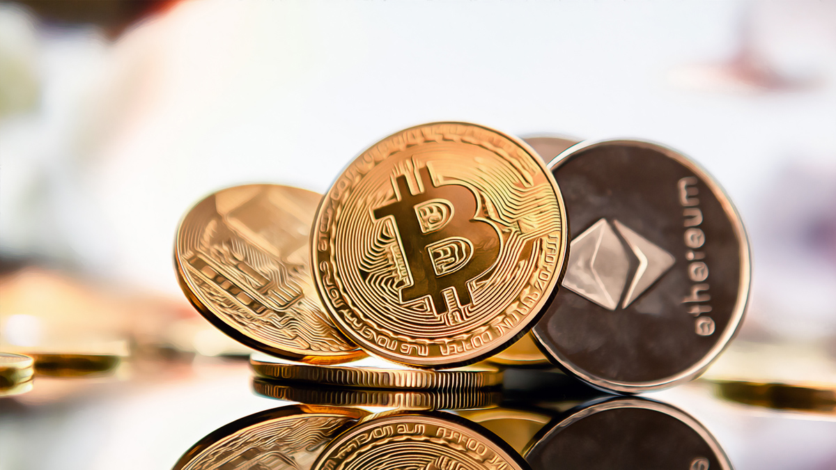 Bitcoin and Gold Prices Surge, Creating Opportunities and Risks