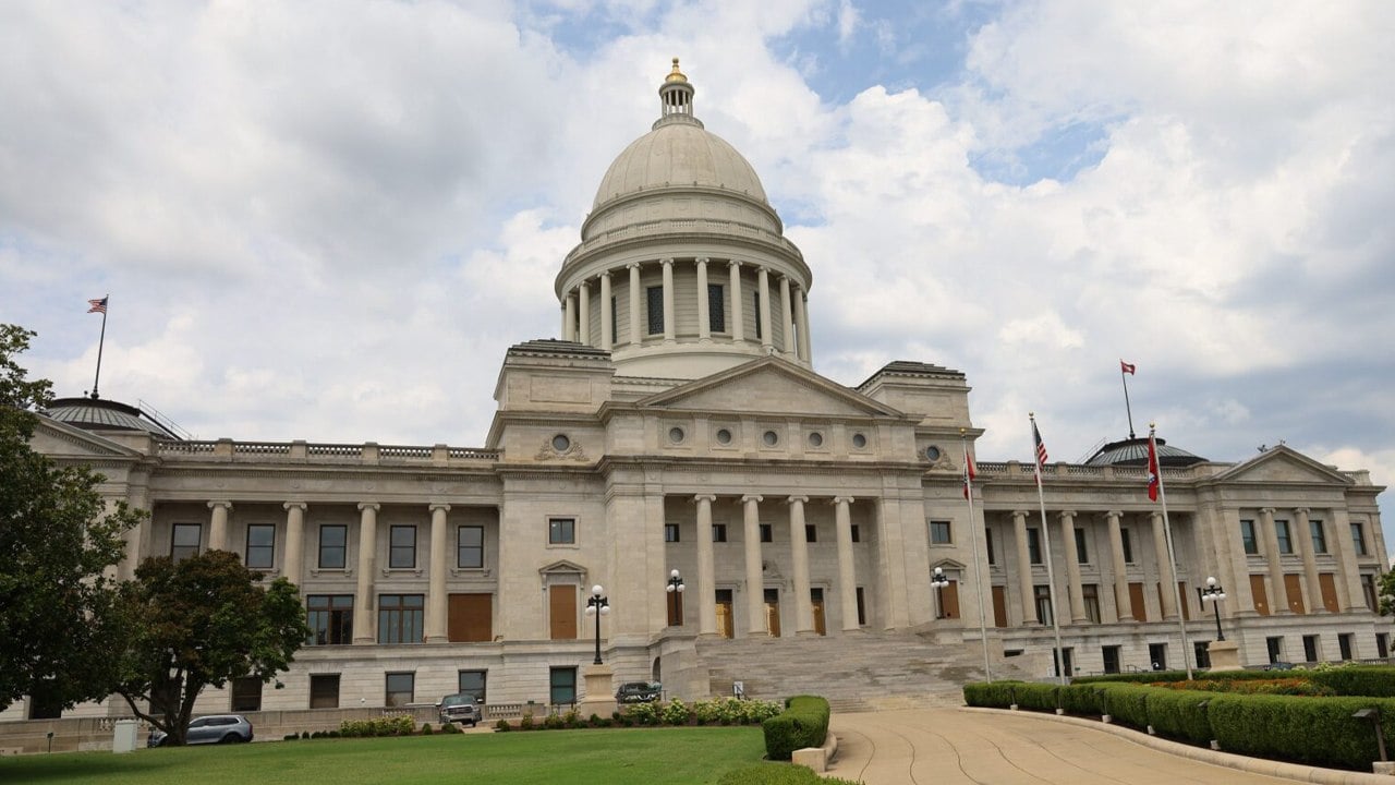 Arkansas Senate Rejects Bill Restricting Bitcoin Mining Near Military Sites