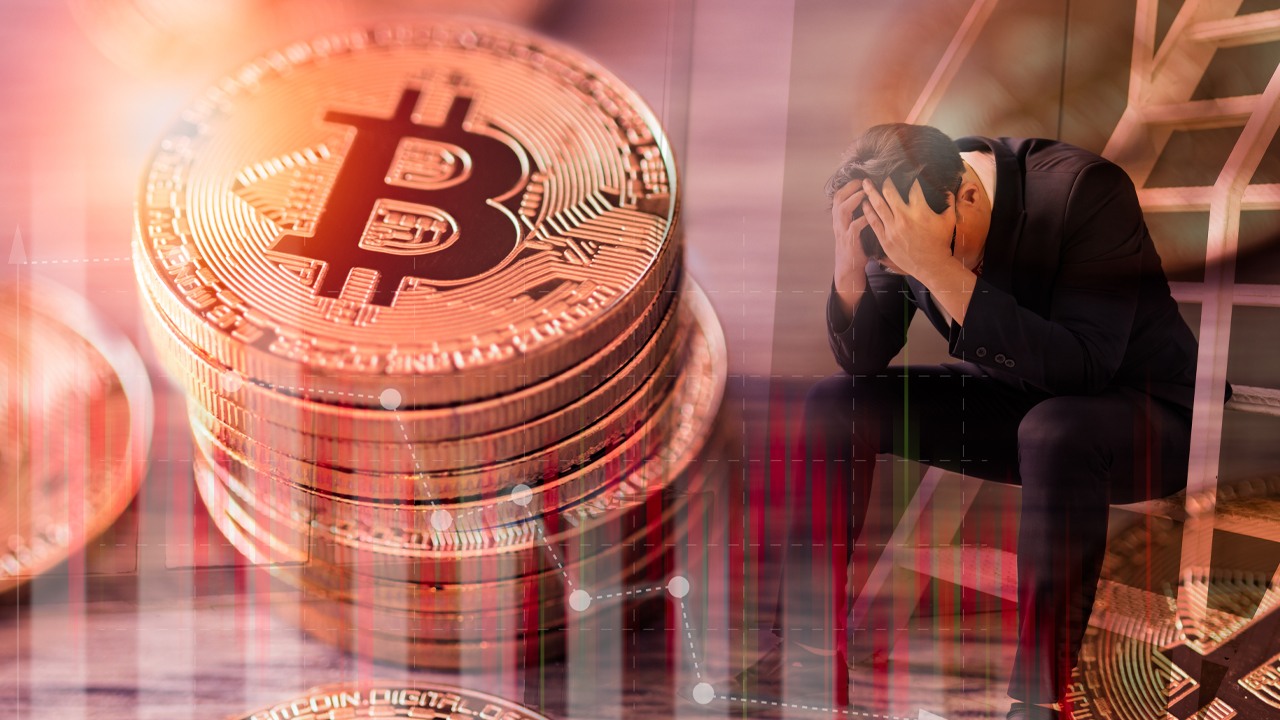 Bitcoin plunged to $92,111 on Sunday, slashing more than 8.5% of its value in just 24 hours and triggering $1.23 billion in liquidations across crypto derivatives markets as bearish sentiment took hold. Bitcoin’s Worst Day in Weeks The leading cryptocurrency extended its decline after retreating from the weekend peak of $101,361, with its downturn fueling